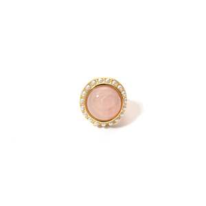 แหวนแฟชั่น สแตนเลสสตีล 316L ชุบทอง PVD ประดับมุกสีชมพู ดีไซน์ทรงกลม - Product Image 1