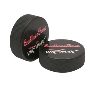 Nouvelle conception de rondelles de hockey sur glace, impression UV, équipement sportif en caoutchouc durable, personnalisable, vierge, bon marché et durable - Product Image 1