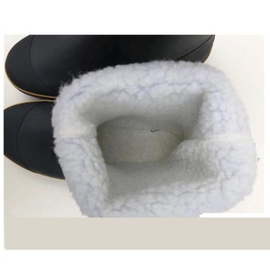 <span class=keywords><strong>Bottes</strong></span> de pluie en caoutchouc écologiques YL3657 en gros, confortables, doublure en fausse fourrure, chaudes, pour les travailleurs. - Product Image 5