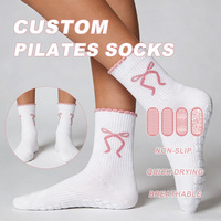 Chaussettes de Pilates personnalisées en coton avec grip en silicone, emballage gratuit, logo personnalisé pour l'entraînement de Pilates à domicile