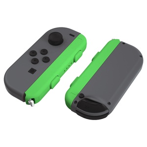 ชุดเปลี่ยนเคสสีเขียว EXtremeRate พร้อมสายรัดข้อมือแบบกำหนดเอง ปุ่มกดสำหรับ Nintendo Switch และ Switch OLED - Product Image 4