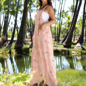 Diseño de fábrica de monos de playa informales, holgados y fluidos, personalizados con estampado hawaiano 100% rayón. - Product Image 4