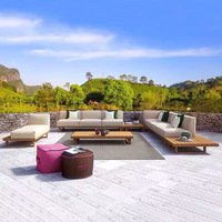 Ensemble de canapés sectionnels d'extérieur en teck de luxe nordique, coussins en mousse imperméables à séchage rapide, meubles de patio pour villa, jardin, hôtel