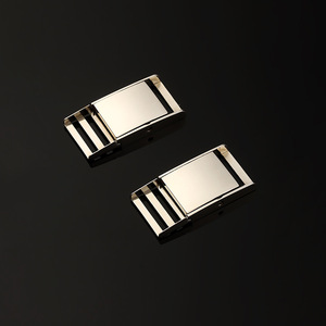 Hebilla Deslizante de Aleación Metálica para Bolsos, Accesorio Duradero en Plata y Negro - Product Image 1