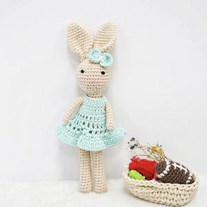 Coniglio Amigurumi all'uncinetto fatto a mano, peluche in morbido cotone, vendita all'ingrosso, personalizzabile OEM, produzione in serie, regalo per bambini e bambine - Product Image 2