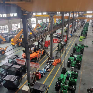 Chariot télescopique YCMG 7 tonnes 4x4 diesel, capacité 7000 kg, robuste, conforme EPA Stage V, pour utilisation portuaire et de construction - Product Image 4