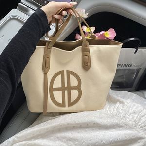 New Arrival Women's Large Capacity <b>Waterproof</b> PU <b>Tote</b> <b>Bags</b> <b>with</b> <b>Zipper</b> Closure Portable All Seasons - Product Image 1