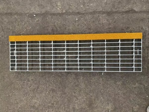 Scale a griglia in acciaio zincato con naso antiscivolo - Product Image 2