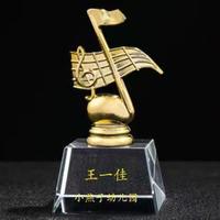 Pujiang cristal en gros pas cher clair blanc logo personnalisé musique de danse petit mini trophée en verre de cristal prix pour les enfants