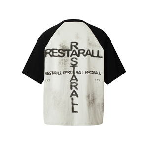 T-shirt Raglan Uomo Bianco e Nero con Stampa Gotica Corvo e Angelo, Maglietta Streetwear Girocollo per Stile Grunge - Product Image 3