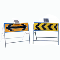 Panneaux solaires à flèches LED, contrôle de la circulation, panneau LED portable, signalisation routière, lumière directionnelle à flèches pour la sécurité routière