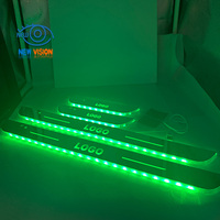 Plaque de seuil de porte de voiture en acrylique RGB, double fonction, projecteur de logo personnalisé, lumière LED de bienvenue, charge USB, décoration intérieure automobile