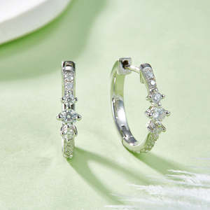 Boucles d'oreilles en diamant naturel multicolores en argent, or et or rose de luxe fabriquées en Inde pour femmes, certifiées IGI, haute pureté - Product Image 4