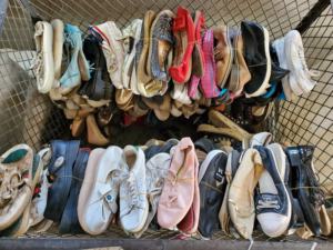 Scarpe da uomo colorate di alta qualità da donna e da bambino scarpe usate scarpe di seconda mano in balle - Product Image 2