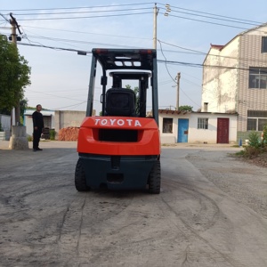 Toyota Mini <b>Forklift</b> 3 Ton Used Diesel 4500KG 0-2000 Hours Certified Original Japan FD30 - Product Image 4