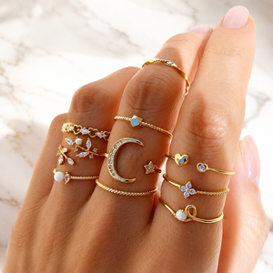 Set di 10 Anelli Impilabili da Donna con Charm a Forma di Luna, Stella, Foglia e Cuore, Gioielli alla Moda - Product Image 4