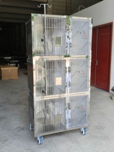 L'hôpital vétérinaire utilise des cages pour chats en acier inoxydable. Les cages sont conçues en trois étages et sont épaisses et solidement construites. - Product Image 2