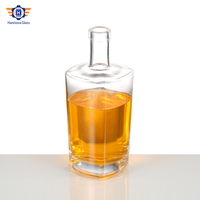 Bouteille de vin plate en verre de 750 ml, directement de l'usine, populaire pour la personnalisation dans l'emballage, l'eau et l'utilisation en diffuseur