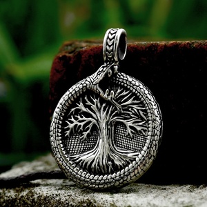 Pendentif arbre de vie en acier inoxydable, finition polie, amulette viking nordique, bijoux durables pour hommes - Product Image 3