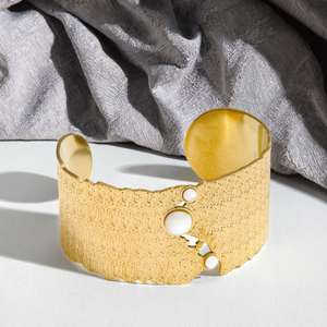 Bracelet jonc ouvert plaqué or, simple, avec coquille ronde, en acier inoxydable, vente en gros, joncs ajustables et tendance - Product Image 3
