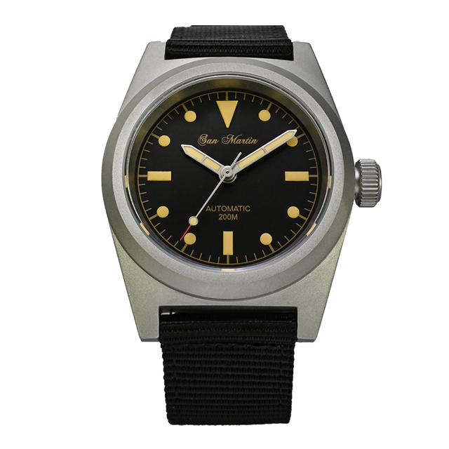 Custom High Quality Low Moq San martin 38mm Classical Mechanical Automatic NH35 20atm Spark Dial Diver Watch for Sale