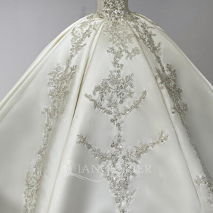 Vestido de Novia JFH11 Exclusivo con Cuello Barco, Satén, Bordado y Encaje - Product Image 5