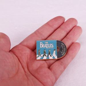 En gros : Badges métalliques uniques inspirés des couvertures d'albums de musique <span class=keywords><strong>rock</strong></span> et de vinyles, bijoux pour collectionneurs et fans de musique - Product Image 5