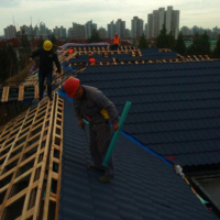 Tuiles de toiture en tôle d'acier de type bardeau de pierre colorée, faciles à installer