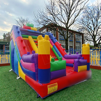 Château gonflable combiné avec toboggan et blocs de construction gonflables 6MX4M pour enfants OEM