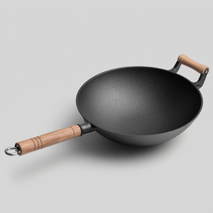 Wok antiadherente, venta directa de fábrica, wok para freír de hierro fundido presazonado con tapa de madera para <span class=keywords><strong>restaurante</strong></span> o uso doméstico - Product Image 5