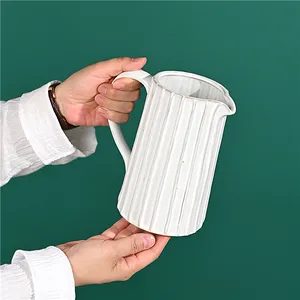 Beyaz seramik su sürahisi özel Logo su ısıtıcısı içecekler için çay kahve bulaşık makinesi güvenli parti dostu Pot