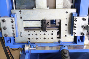 CZ <span class=keywords><strong>Purlin</strong></span> Extrusora de techo de acero Rollo que forma la maquinaria de fabricación - Product Image 3