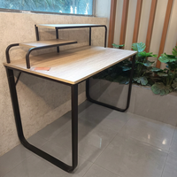 Escritorio Escolar Moderno Lumetal de Madera PB con Melamina, Mesa de Estudio con Marco Metálico, Estante Superior para Aula, Patas Curvas y Nivelador Estable