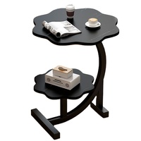 Petite table d'appoint moderne en bois pour canapé et lit Table basse pratique pour le salon et la chambre à coucher avec étagère de rangement et design simple