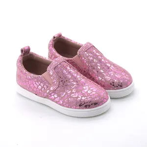 حذاء أطفال من الجلد الأصلي بدون قطرات بالجملة تصميم بسيط بدون كعب للأطفال الصغار من الأولاد والبنات