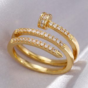 Anello a Spirale Stratificato per Donne, Gioiello da Dito Trendy e Alla Moda - Product Image 2