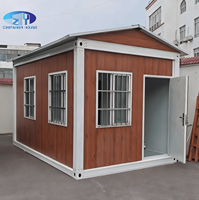 Maisons de conteneur préfabriquées sur mesure en matériaux d'aluminium et d'acier à toit triangulaire nouvellement construites pour le logement temporaire