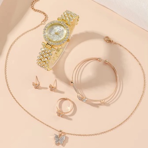 Nuevo y Moderno Reloj de Cuarzo con Esfera de Cristal y Aleación para Mujer, con Diseño de Mariposa, Juego de Joyería de 5 Piezas con Brazalete y Anillo de Compromiso con Diamantes - Product Image 3