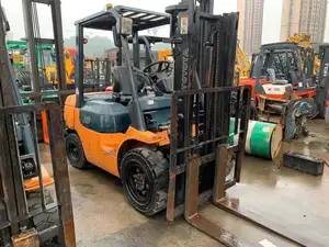Used Good Condition Toyota Forklift 3 Tons Forklift In Cheap Price For Sale In Shanghai Yard