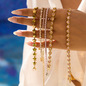 Bracelet chaîne doré en forme d'étoile avec incrustation de cristaux pour bijoux de mode - Product Image 2