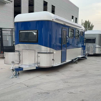 Remorque pour chevaux personnalisée de luxe 2HAL Overnighter avec lit, table à manger, salle de bain et espace de vie ADRs
