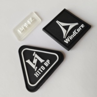 ZT-Custom PVC Patchs Marque Étiquette En Caoutchouc 3D En Relief PVC Patch Doux Silicone Patch pour La Décoration De Vêtements