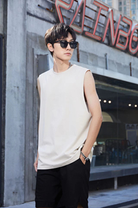 เสื้อกั๊กกีฬาลำลองคุณภาพสูงสำหรับผู้ชาย เสื้อยืดแขนกุด สีพื้น ผ้าฝ้าย 100% น้ำหนัก 245 กรัม รับผลิตเสื้อผ้าตามแบบ - Product Image 3
