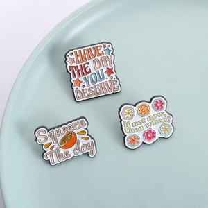 Épinglette en émail personnalisée avec impression UV de soda orange, badge en alliage de zinc mignon pour <span class=keywords><strong>les</strong></span> <span class=keywords><strong>vacances</strong></span> d'été, motivationnel - Product Image 2
