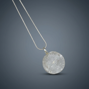 Pendentif disque en jade semi-précieux à trois pierres, cristal Druzy, serti en cercle, style classique, unisexe, pour mariage - Product Image 2