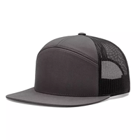 Casquette de Sport Perforée de Qualité Personnalisée à 7 Panneaux à Bord Plat en Caoutchouc Patch Logo
