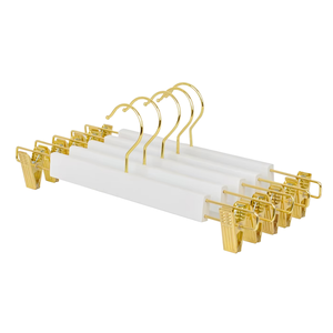 Vente directe usine : Cintres à pantalons en bois de luxe avec pinces, finition laquée dorée, 36 cm, multifonction, simple niveau - Product Image 1