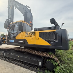 Excavatrice sur chenilles VOLVO EC300D d'occasion, 30 tonnes, grande pelle hydraulique d'origine pour l'exploitation minière et les travaux de terrassement - Product Image 3