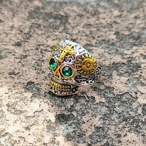 Fabricants <span class=keywords><strong>de</strong></span> bijoux <span class=keywords><strong>de</strong></span> mode personnalisés Crâne rétro gravé Chevalière personnalisée pour hommes - Product Image 5