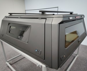 หลังคาแข็งแบบสปอร์ตสำหรับรถกระบะ 4x4 ผลิตจากอลูมิเนียมอัลลอยด์ ทนทาน กันน้ำ พร้อมระบบล็อค ติดตั้งง่ายไม่ต้องเจาะ <span class=keywords><strong>ส</strong></span>ำหรับ FORD RANGER ปี 12-22/MAZDA BT50 - Product Image 1